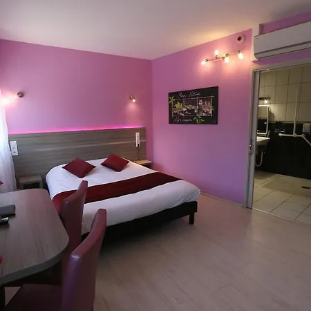 Logis Centrotel Et Bulles D'allier 3* Montmarault