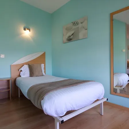 Hotel Logis Centrotel Et Bulles D'allier Montmarault