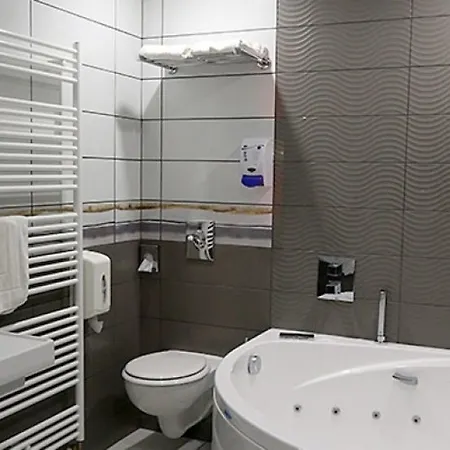 Logis Centrotel Et Bulles D'allier Hotel