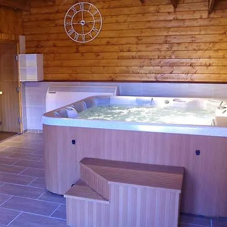 Logis Centrotel Et Bulles D'allier 3* Montmarault