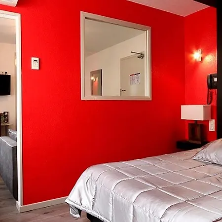 Logis Centrotel Et Bulles D'allier Hotel Montmarault