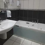 Logis Centrotel Et Bulles D'allier Hotel 3*