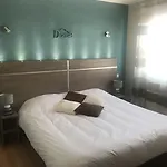 Logis Centrotel Et Bulles D'allier 3*
