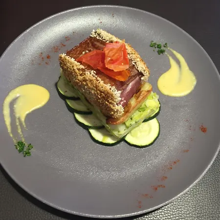 Logis Centrotel Et Bulles D'allier 3* モンマロー