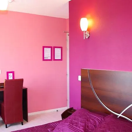 Logis Centrotel Et Bulles D'allier 3*