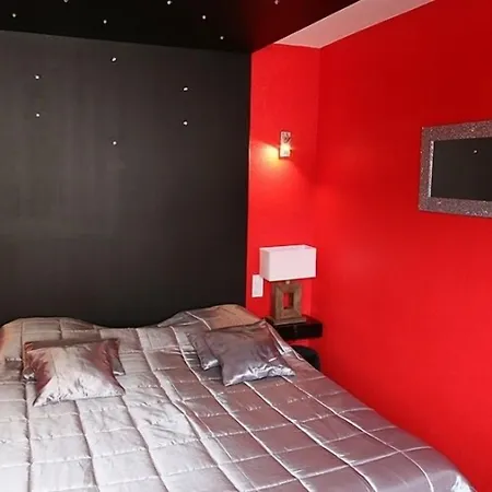 Logis Centrotel Et Bulles D'allier فندق مونتمارت