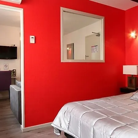 Logis Centrotel Et Bulles D'allier 3* Montmarault