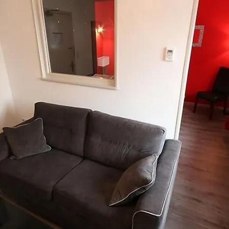 Logis Centrotel Et Bulles D'allier 3* مونتمارت