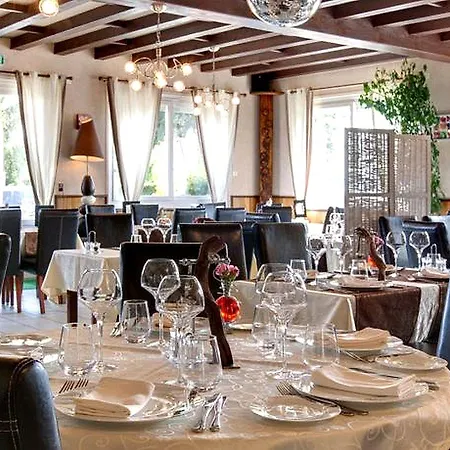 Logis Centrotel Et Bulles D'allier Hotel 3*