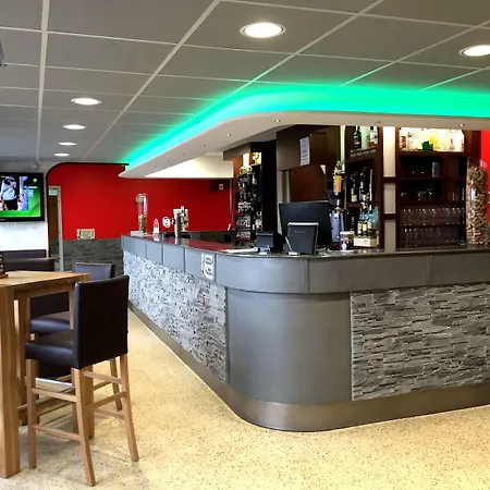 Logis Centrotel Et Bulles D'allier 3* Montmarault