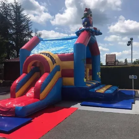 Logis Centrotel Et Bulles D'allier Hotel Montmarault