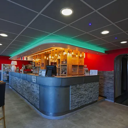 Logis Centrotel Et Bulles D'allier Hotel 3*