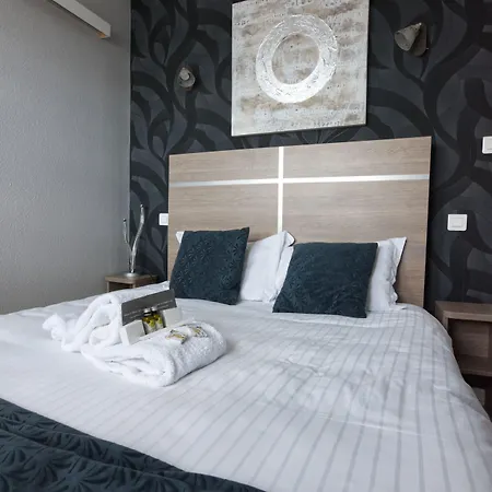 Logis Centrotel Et Bulles D'allier مونتمارت