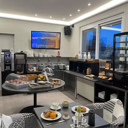 Logis Centrotel Et Bulles D'allier Hotel 3*