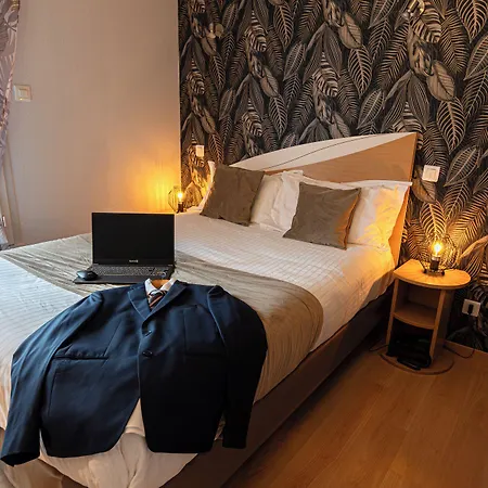 Hotel Logis Centrotel Et Bulles D'allier Montmarault