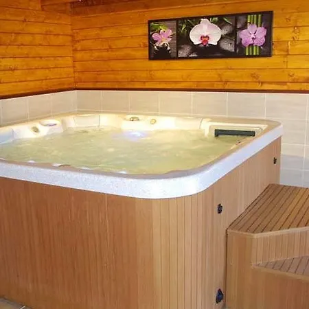 Logis Centrotel Et Bulles D'allier Hotel 3*