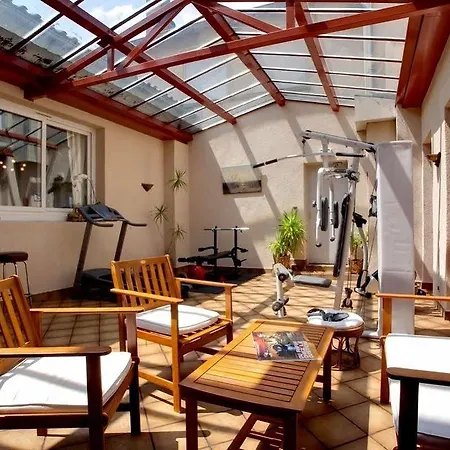 Hotel Logis Centrotel Et Bulles D'allier Montmarault