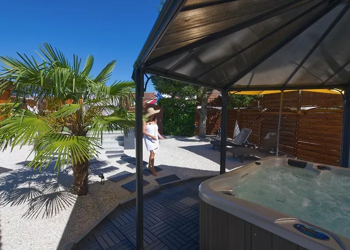 Logis Centrotel Et Bulles D'allier Монмаро