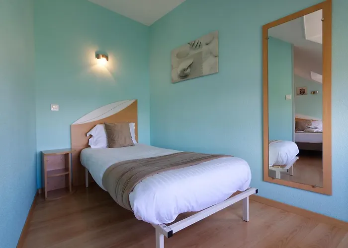 Hotell Logis Centrotel Et Bulles D'allier Montmarault