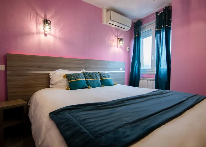 Logis Centrotel Et Bulles D'allier 3*