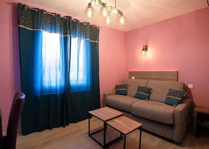 Logis Centrotel Et Bulles D'allier Монмаро