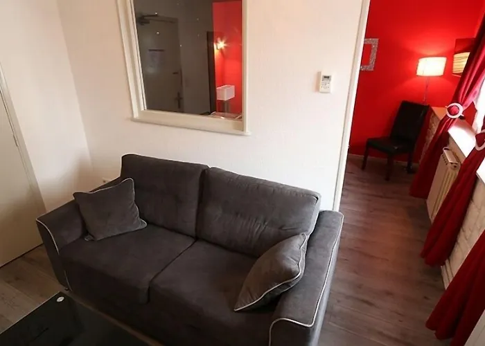 Logis Centrotel Et Bulles D'allier 3* Монмаро