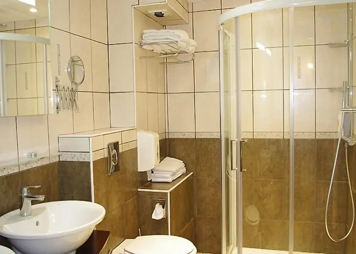 Logis Centrotel Et Bulles D'allier Hotell 3*