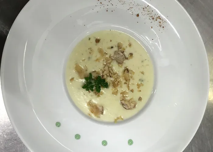 Отель Logis Centrotel Et Bulles D'allier