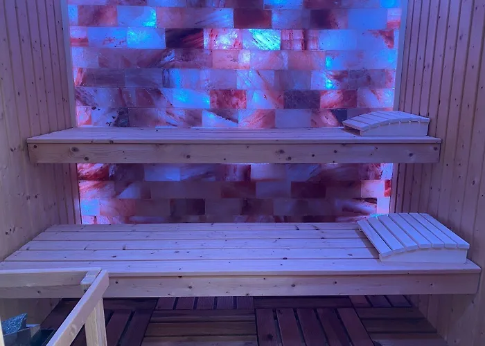 Отель Logis Centrotel Et Bulles D'allier