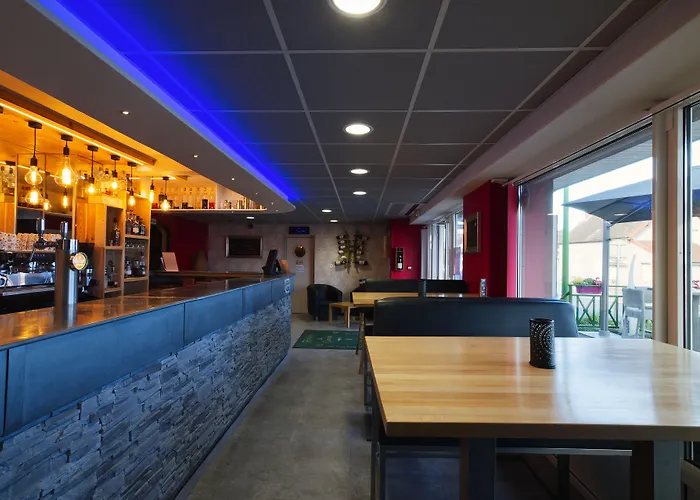 Hotell Logis Centrotel Et Bulles D'allier