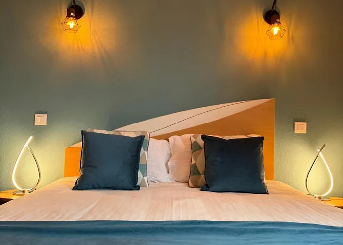 Logis Centrotel Et Bulles D'allier 3* Монмаро